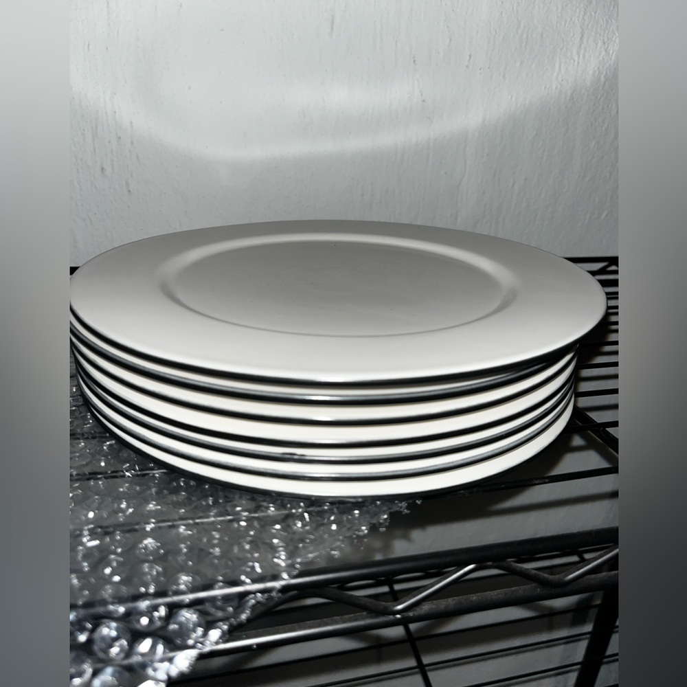 Saturday Kate Spade Plates - Picture 2 of 3